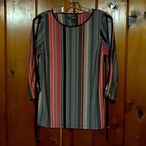 Roz & Ali top Multicolor with vertical stripes 3/4 sleeves openings down the arm